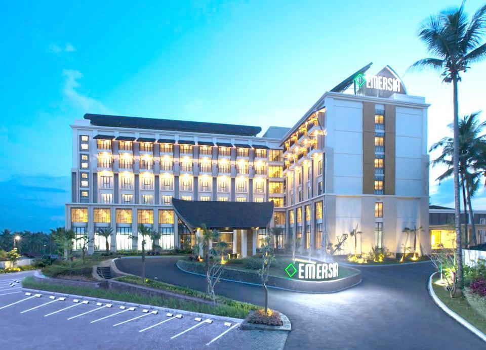 Emersia Hotel & Resort Batusangkar Zewnętrze zdjęcie
