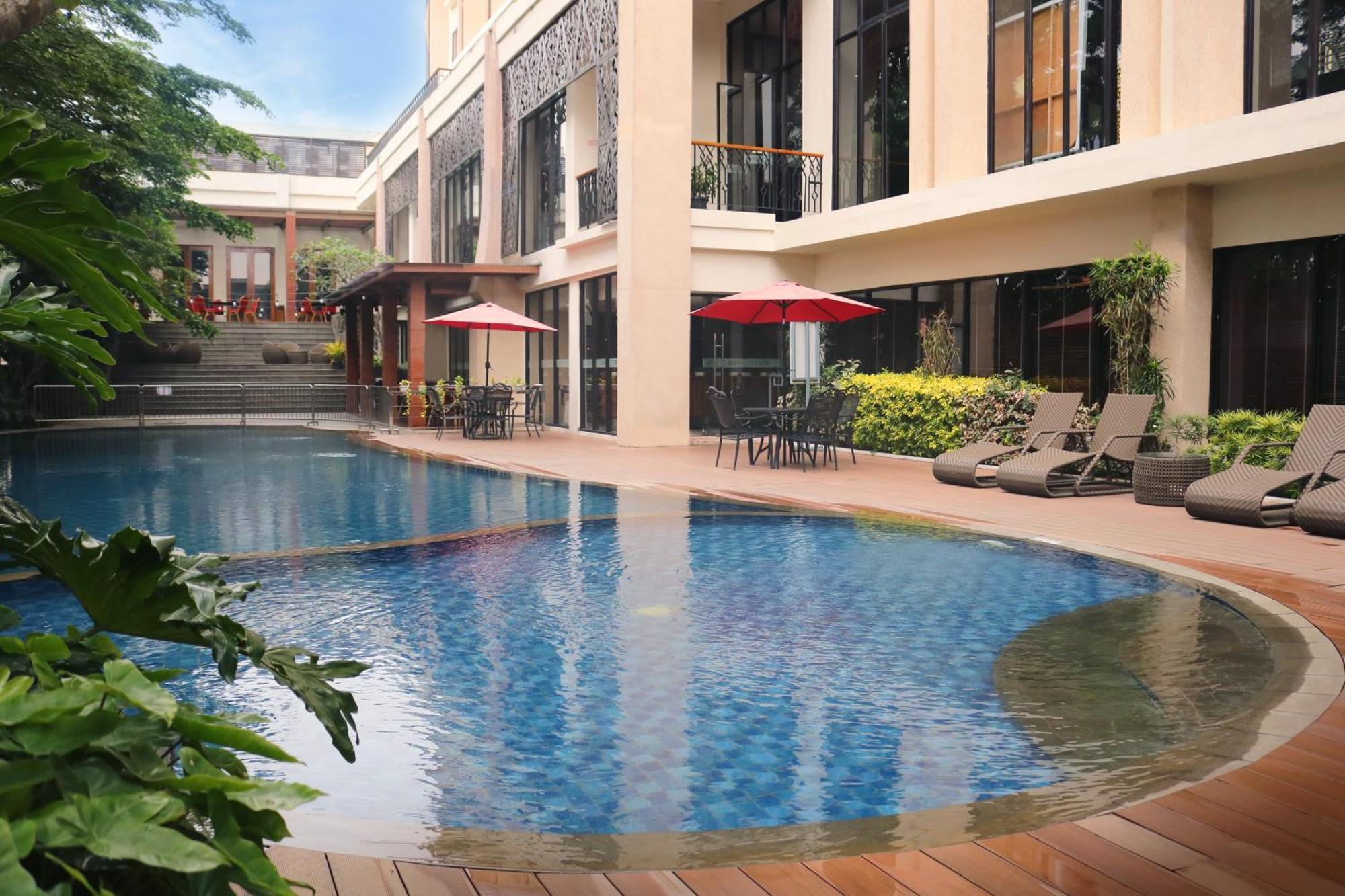 Emersia Hotel & Resort Batusangkar Zewnętrze zdjęcie